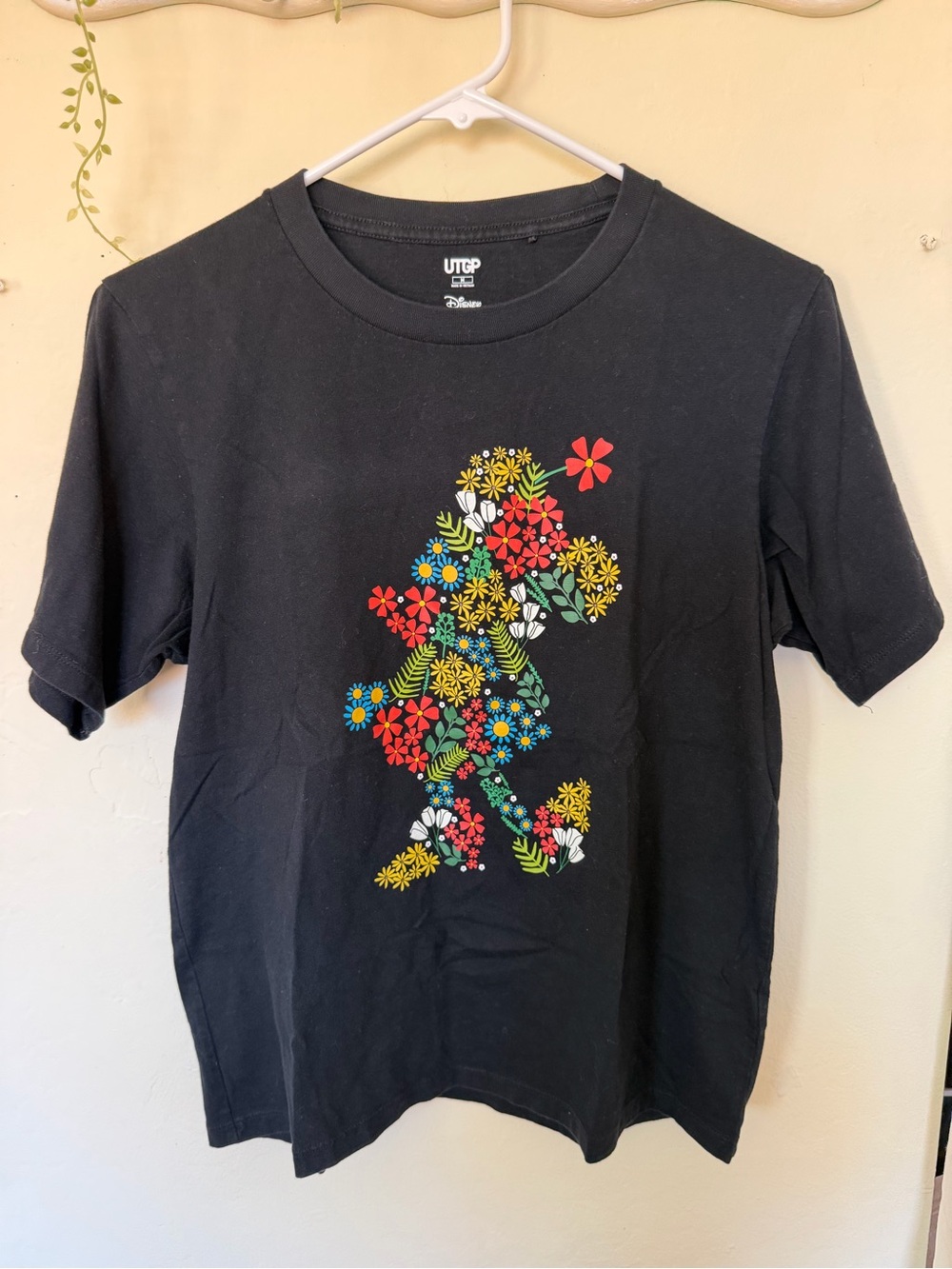 Uniqlo UTGP 2023:Magic For All Graphic Tee